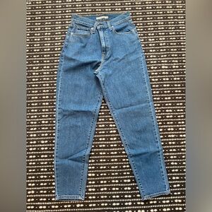 Levi’s women’s high waisted taper jean 26